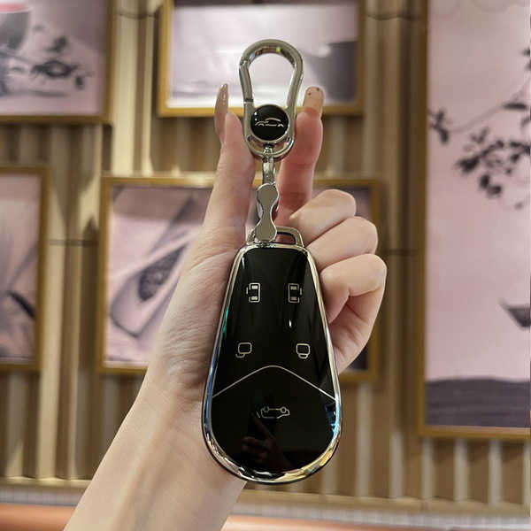 Lantu FREE Key Cover - Stylish & Protective | Wholesale & Custom Logo - Voyah Model B Smart 5-Button: Premium Black (Single Shell + Metal Buckle)