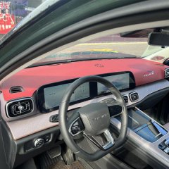 Chery fengyun t10 dashboard sun shade mat in vibrant red, protecting the interior while enhancing style and comfort.